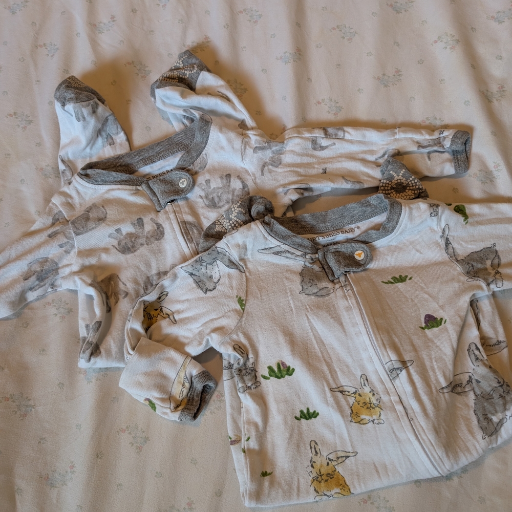 (3 For $20) 2 Neutral Burt's Bees Footies